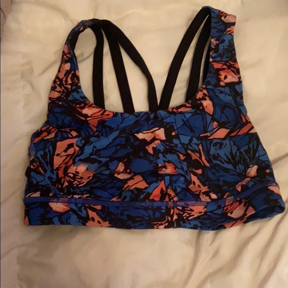 Lululemon sports bra size 6
